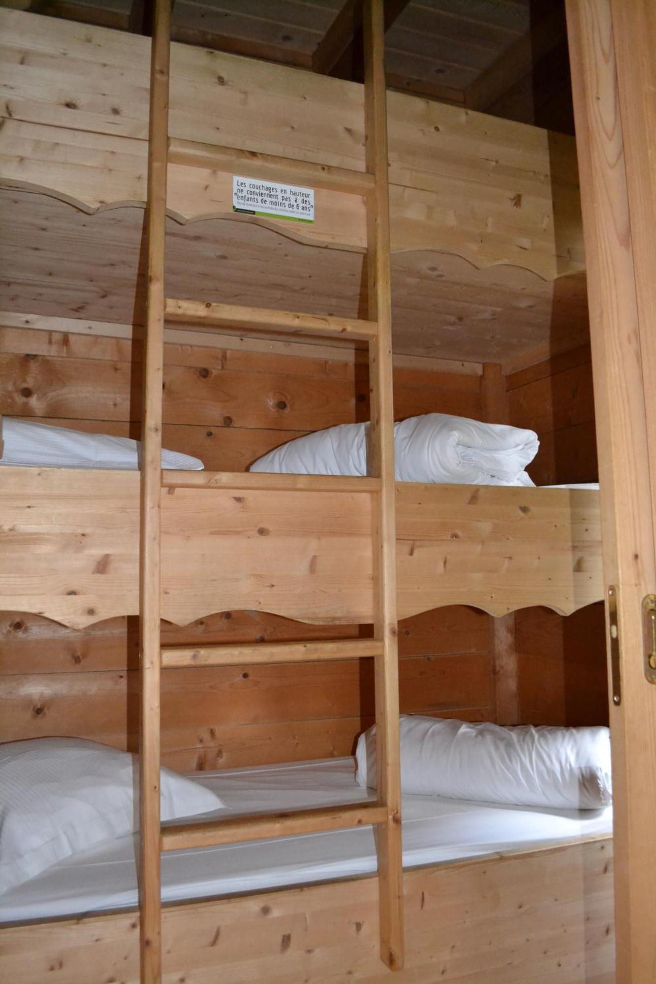 Les Cabanes Dans Les Bois Logis Hotel Villedubert Exterior foto